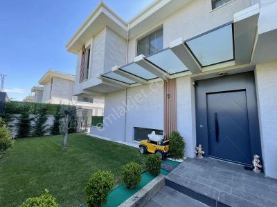 Deniz Manzaralı,full Eşyalı,havuzlu,müstakil Lüks Villa7+2