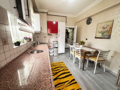 Servis Güzergahı Yakını Doğalgazlı Kombili Katta Tek Daire