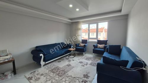 Rba Dan Emek Mahallesinde Cadde Yakını Satılık 2+1 Daire