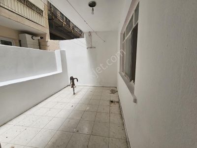 Buca Yeşilbağlarda Kiralık Doğalgazlı 100m2 2+1 Daire