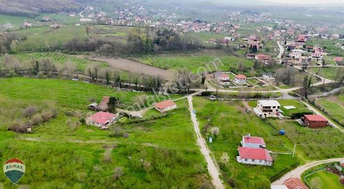 Akyazı Cumhuriyet Küçücek Mah.satılık 815 M² İmarlı Arsa.