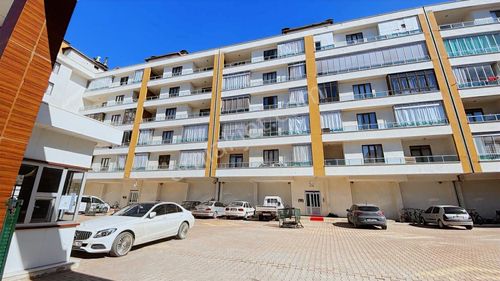 Akabe Mahallesinde Çok Geniş 3+1 Arakat Daire