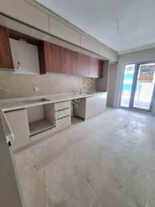 Feruduncelikte Site İçerisinde Cadde Üzeri Lüks Daire