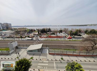 Küçükçekmece, Göle Sıfır-özel Teras Dubleks - Kapanmaz Manzaralı