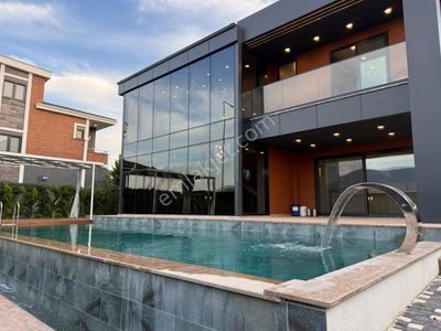 ✨akçay Ay Emlaktan✨hamidiye'de Hayallerinizi Süsleyecek Yüzme Havuzlu Satılık 5+1 Müstakil Villa