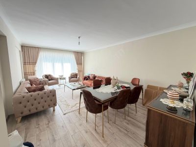 Tuna Gayrimenkul / Kiralık / 4+1 / Site İçerisinde