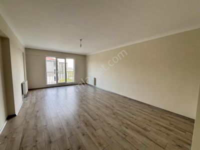 Tuna Gayrimenkul / Kiralık / 4+1 / Site İçerisinde
