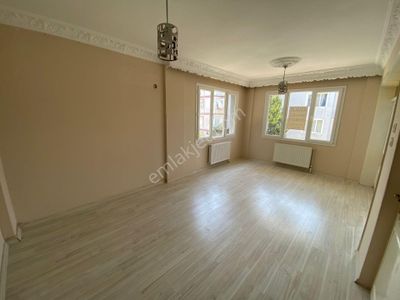 Buca İşçievleri Yiğitler Mah.de 3+1 130m2 Dgazlı Ayrı Mutfak Arakat Kiralık Daire