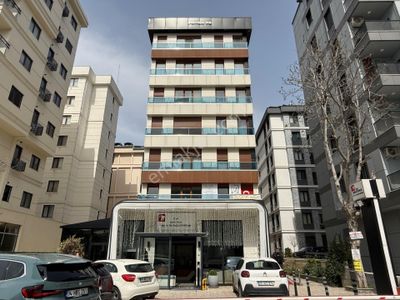 Kadıköy'de 5+2 Modern Kiralık Daire, 180m², Merkezi Konum