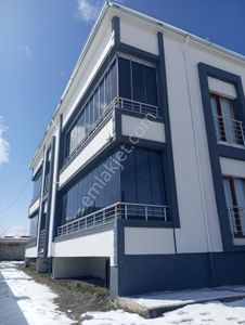 Bardakçı Mahallesinde Satılık 2 Katlı Müstakil Ev Ve Arsası