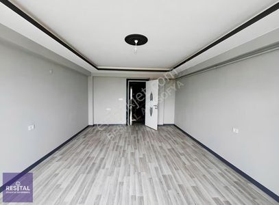 Üçevler'de Yola Cephe Satılık 2+1 Dubleks Daire