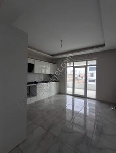 İkizler Gayrimenkul'den Karakavakta Kiralık 3+1 Yapılı Daire..