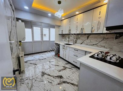 Mç Emlak'tan Merkezi Konumda 3+1 Ara Katta Full Yapılı Daire