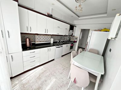 Karacaahmet'te Çok Geniş Az Katlı Çift Balkonlu Lüx Tasarım 3+1