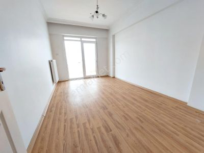 Emlak Diyarından Akkent Milet Camisi Yanı 3+1 Arakat Fırsat Daire