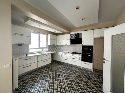 Recep Ümit'ten Osmangazi Ünv. Yakını Kiralık 4+1 Triplex Villa.