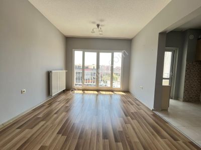 Turyap Yapracık'tan Migros Karşısı Güney Cephe Satılık 2+1 Daire