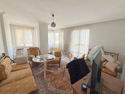 Mertcan'dan Velibaba Mah. Cadde Üzeri Metroya 8dk Ara Kat 3+1