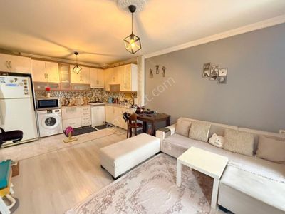 Mertcan'dan Caddeye 3dk Metroya 7dk İskanlı Ara Kat 1+1 Daire