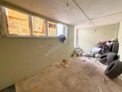 Mertcan'dan Şeyhli Mahallesi Caddeye 1dk Depo