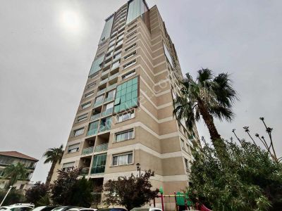 Bayraklı İzka Yelken Park Sitesinde Şehir Ve Deniz Manzaralı 3+1