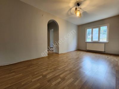 Pendik Yenişehir Mahallesi Çimen Sitesinde Bakımlı Kiralık 2+1