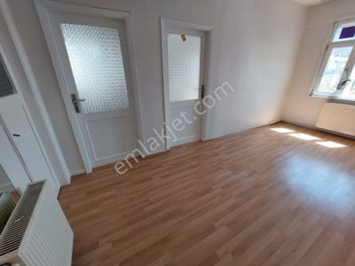 Oryaştan Ataşehir İçerenköy Merkezde 80m2 2+1 Arakat Daire