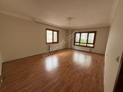 Vatan'da Bağlarbaşında Yüksek Giriş Çift Balkon 130 M2 Bağımsız