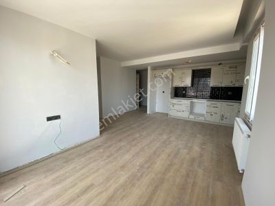 Tece Deniz Mah.de Havuzlu,iskanlı,denize Yürüme Mesafesinde 3+1