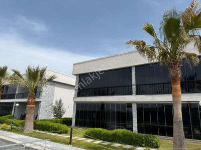 Küçükköyde Site İçerisinde Havuzlu Bahçe Kullanımlı 2+1 Kiralık