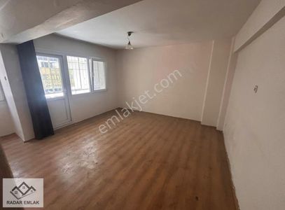 Konak Altıntaş'ta Metro Yakını 2+1 Otoparklı Kiralık Daire