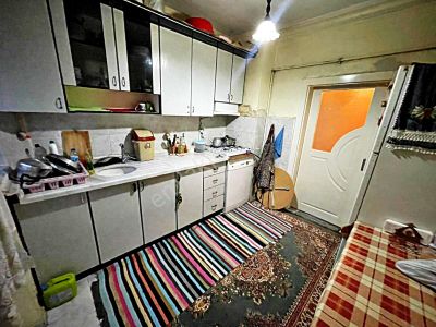 Fatih Mh'de Metro Dibi Ara Kat Bağımsız Ön Cephe Geniş Kupon Daire!!!