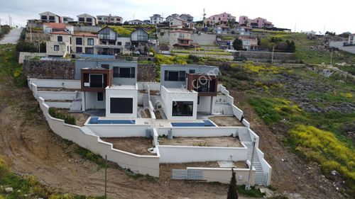 Foçaköy'de Deniz Manzaralı, Müstakil Havuzlu 5+1 Villa