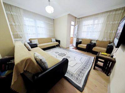 Fatih Emlaktan Muhammediye Camii Yakını Satılık 2+1 Ara Kat Daire