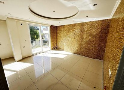 Stop’tan Akarca Devlet Hastanesine Yakın 3+1 Kiralık Ofis