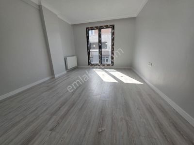 Mehmet Akifte Sıfır Bina Kiralık Asansörlü 3+2 Dubleks