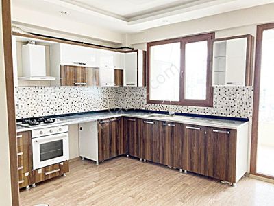 Taha Emlak Tan Orta Doğu Koleji Civarında Kiralık 4+1 Daire