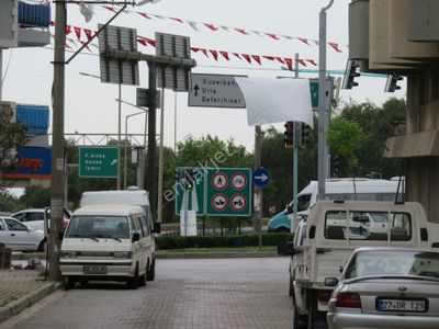 Narlıderede Kiralık Büro Ofis İşyeri Otoban Metre A.yola 20 Mt