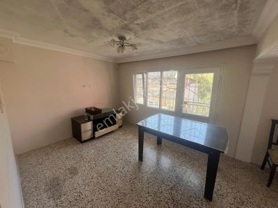 Konak Lale Mahallesinde 2+1 100m2 Ayrı Mutfak Kiralık Daire