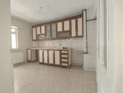 Yılmaz Gayrimenkulden Yapılı Kıralık 3+1 Daire Ön Cephe