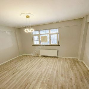 Şehitler Mahallesi Geniş Kullanım Alanına Sahip Giriş Kat Daire