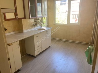 Göral Dan 3+1 Gülhane Hastanesi Yanı Uludere Caddesinde