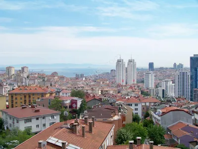 Gayrettepe Merkezde 3+1 165 M2 7. Kat Deniz Manzaralı Geniş Otoparklı Çift Asansörlü Çift Balkonlu