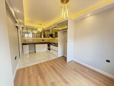 Göral Dan Sokullu Caddesi Üzerinde 3+1 1.kat Ebeveyn Banyolu