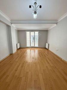 Üçevler Mahallesinde Kiralık Ara Kat 2+1 Daire