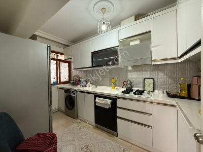 Seyitler Cad. Üzeri 1 Bina 3+1 Asansörlü Mantolamalı Yapılı 110m