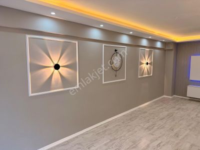 Zeki Emlak'tan Muradiye'de İstasyon Civ. 2+1 Kapalı Mutfak Daire