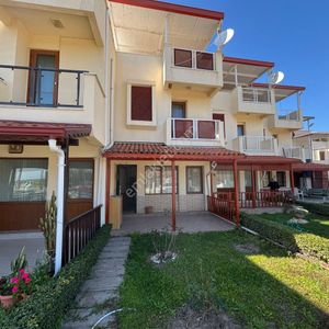 Menderes Turyap'tan Gümüldür'de Denize Sıfır Eşyalı Kiralık Vila