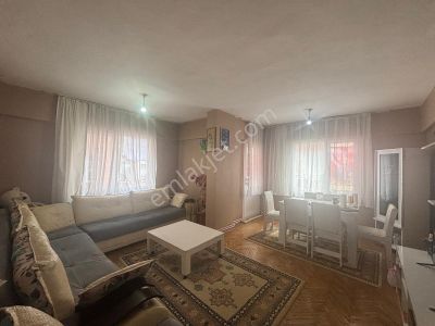 Maltepe Zümrütevler'de Site İçerisin'de Oldukça Kullanışlı 3+1