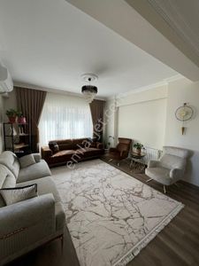 Deniz Gayrimenkul’den Karaköprü Seyrantepe Mah Beyzade Sitesi Bakımlı Satılık 3+1 Yüksek Giriş Kat